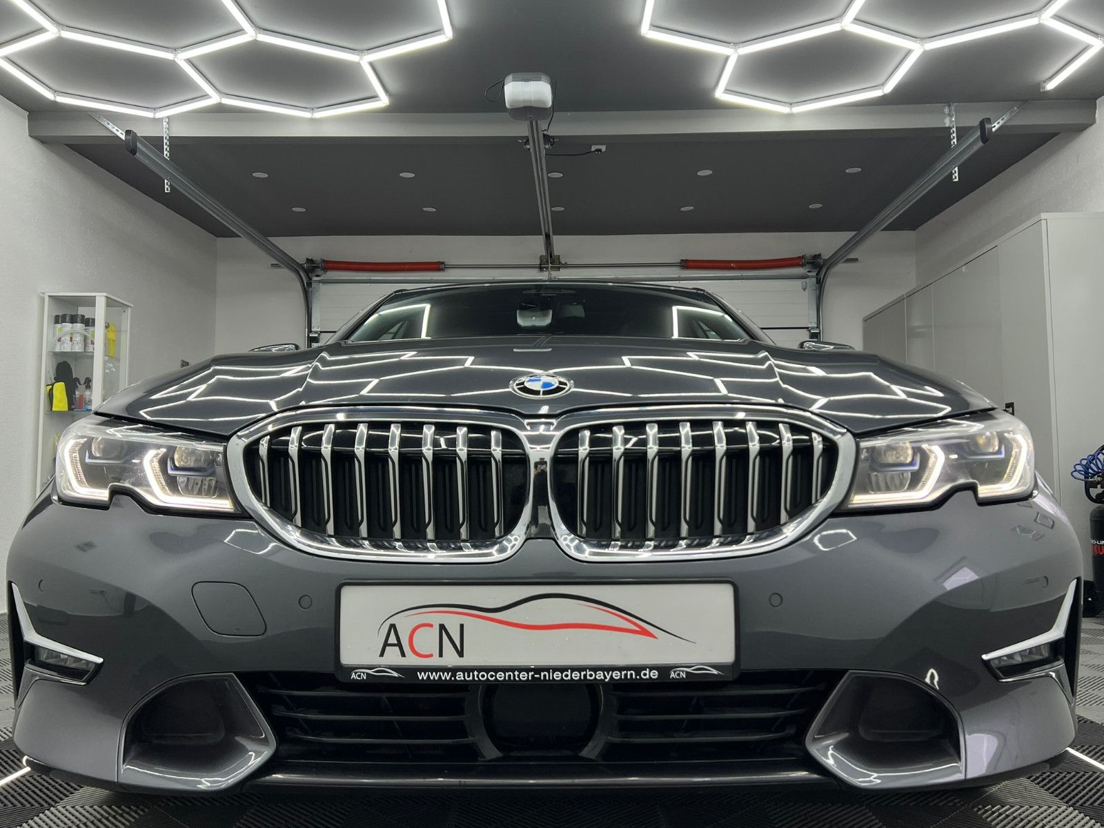 Fahrzeugabbildung BMW 330 i LUXURY LINE/LASER/eGSD/VRTL COCKPIT/ACC