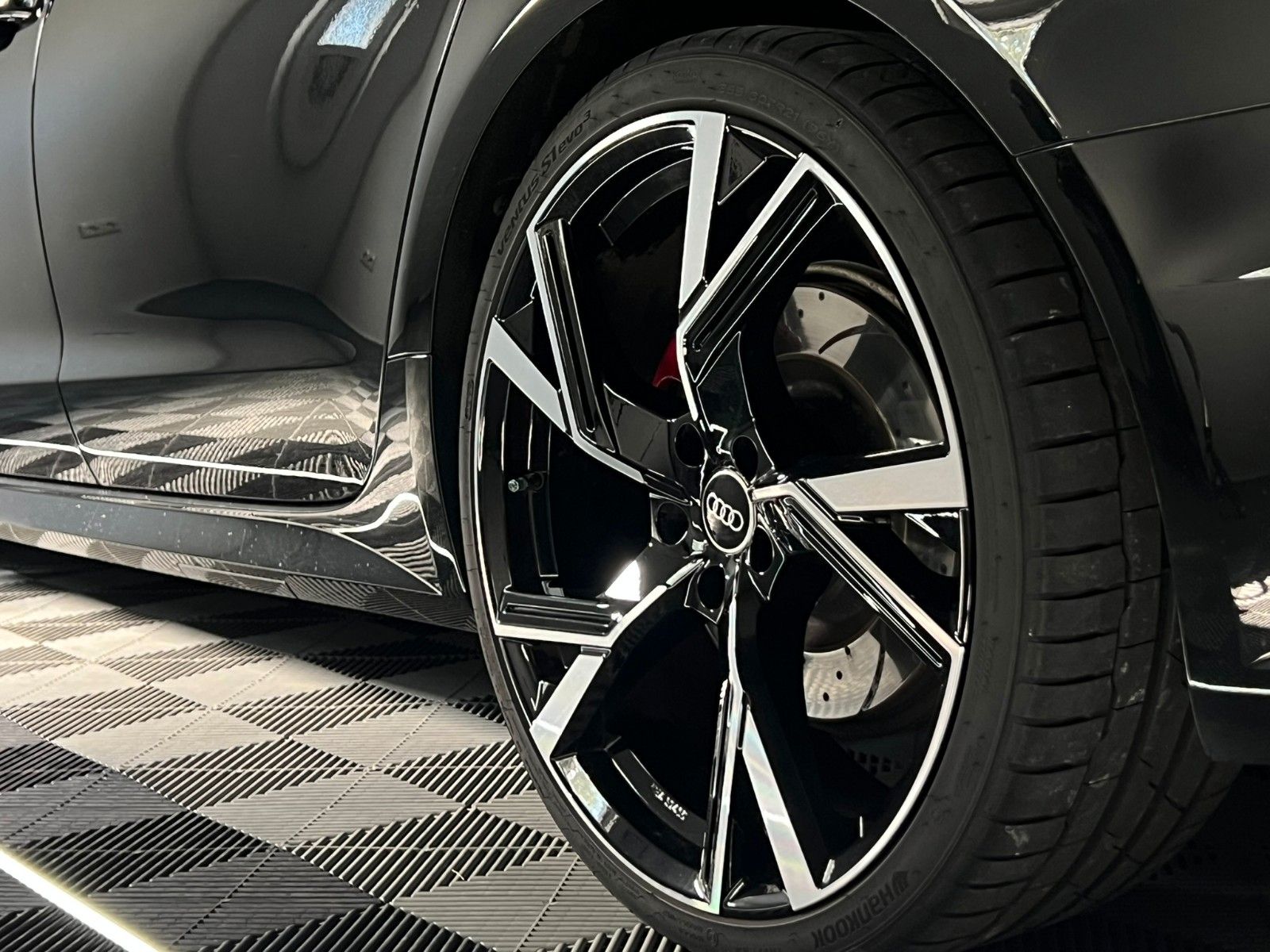 Fahrzeugabbildung Audi A6 Avant 3.0 TDI Quattro S-LINE Competition +