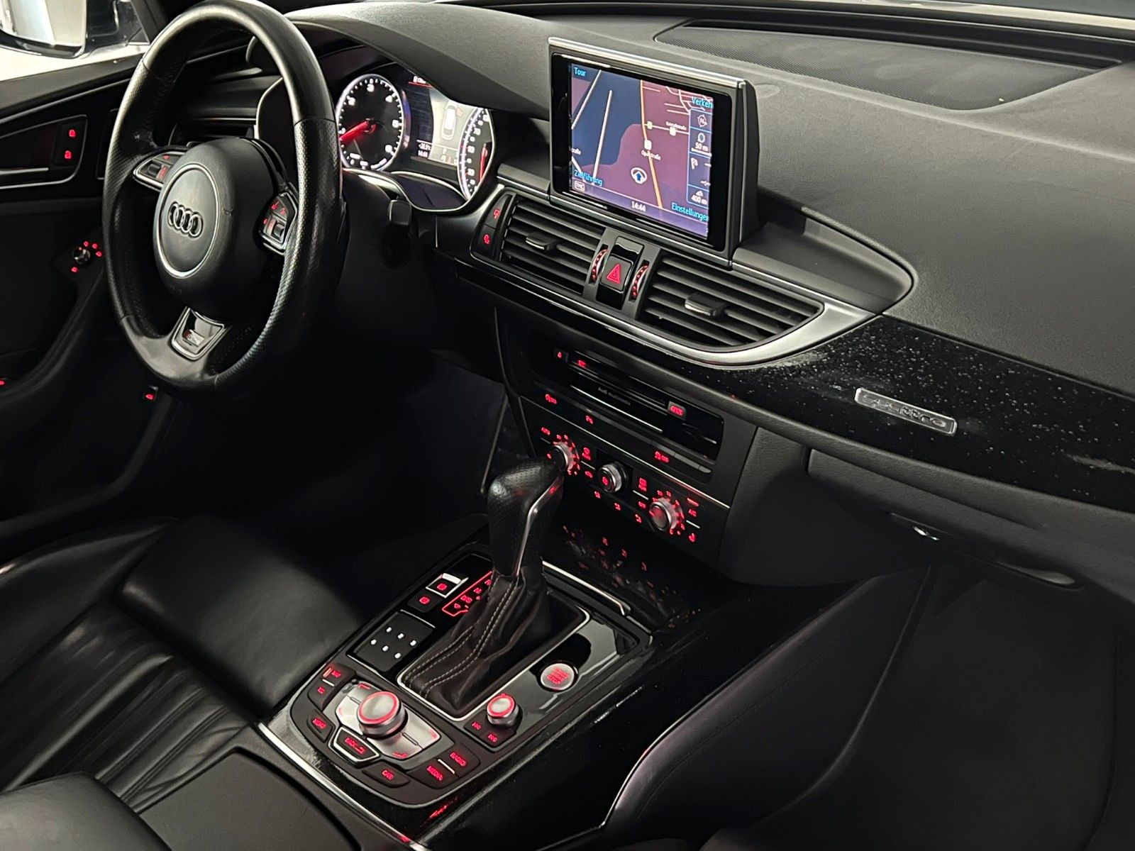 Fahrzeugabbildung Audi A6 Avant 3.0 TDI Quattro S-LINE Competition +