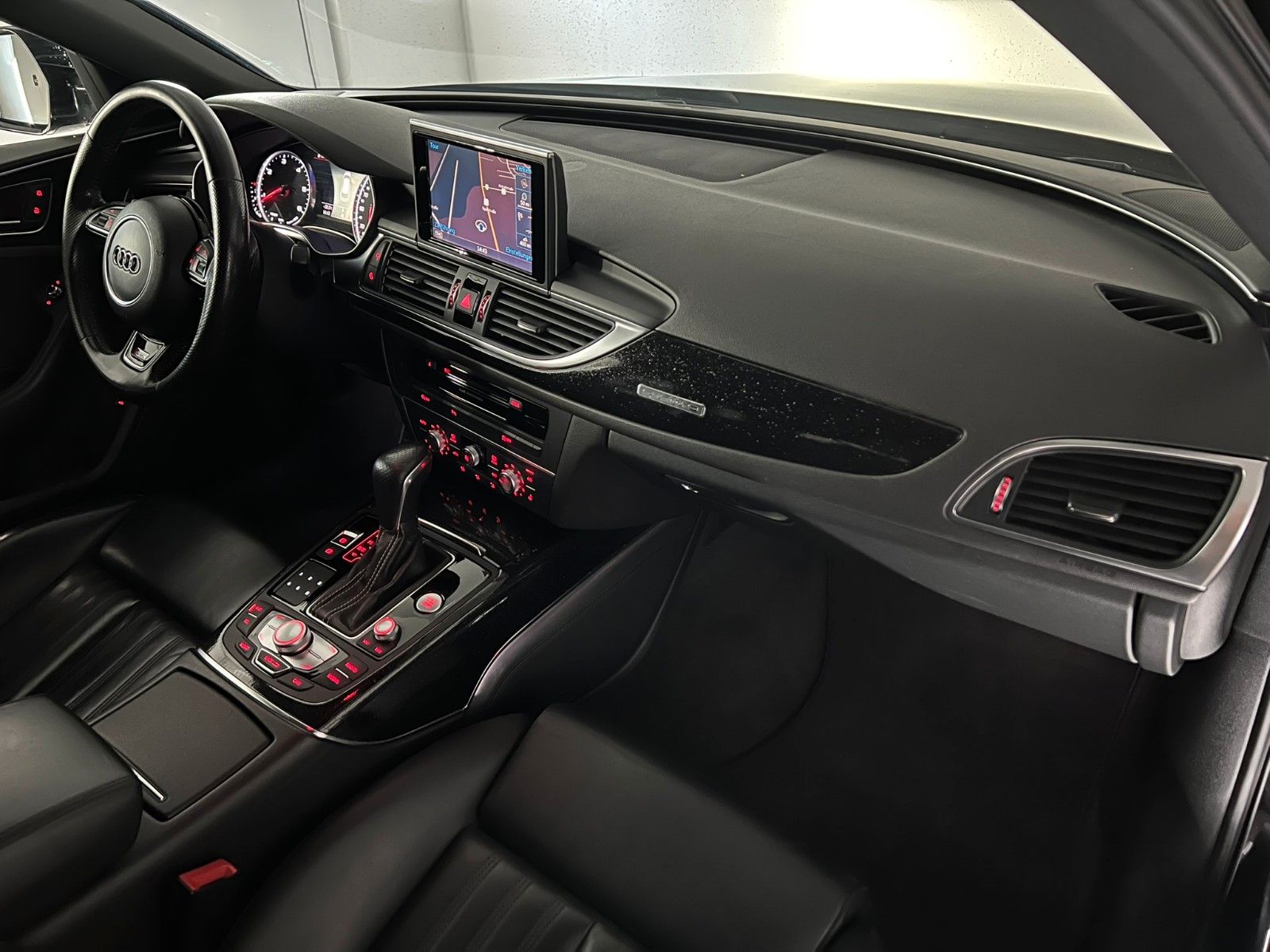 Fahrzeugabbildung Audi A6 Avant 3.0 TDI Quattro S-LINE Competition +