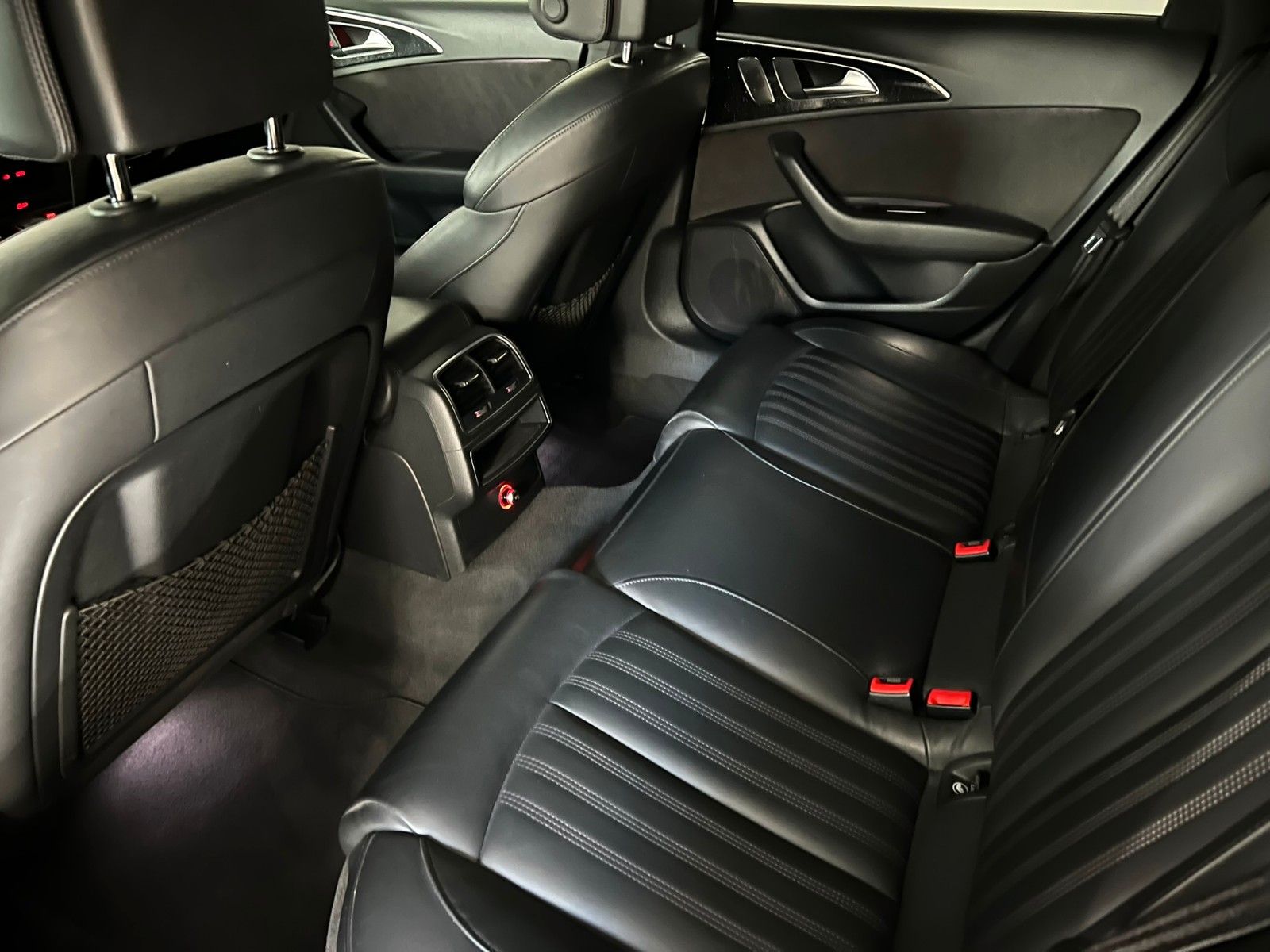 Fahrzeugabbildung Audi A6 Avant 3.0 TDI Quattro S-LINE Competition +