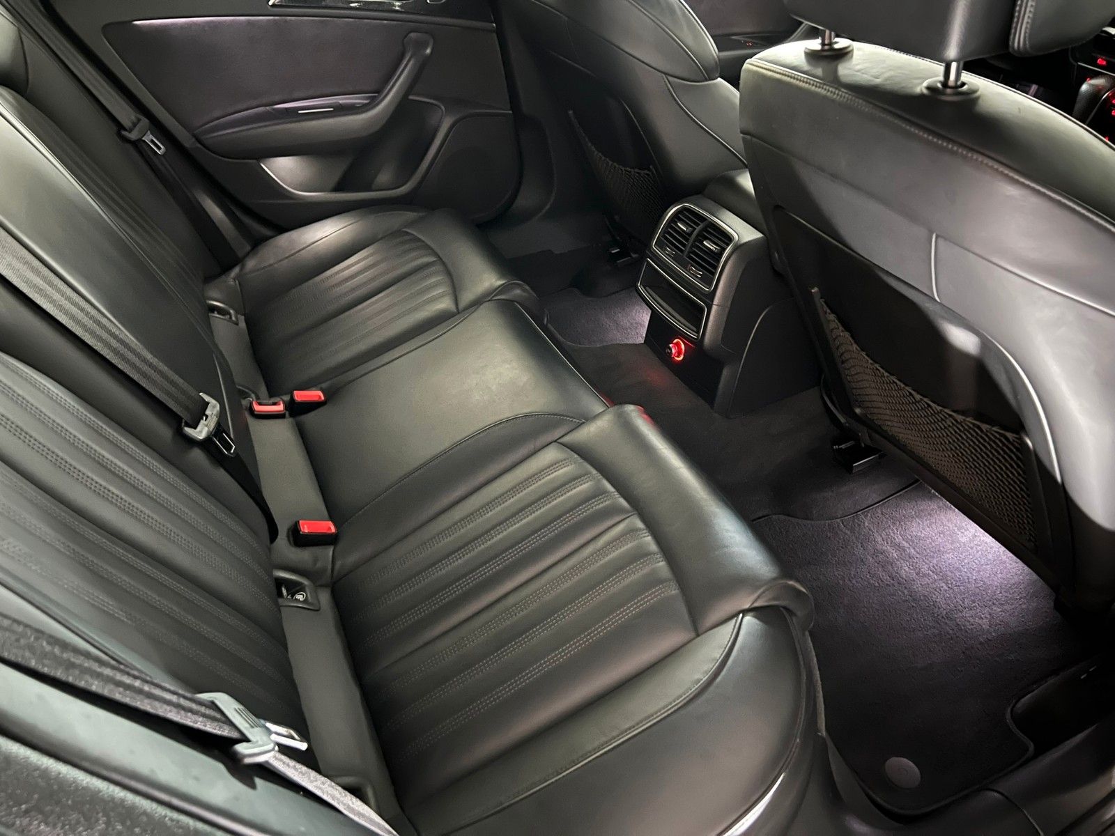 Fahrzeugabbildung Audi A6 Avant 3.0 TDI Quattro S-LINE Competition +