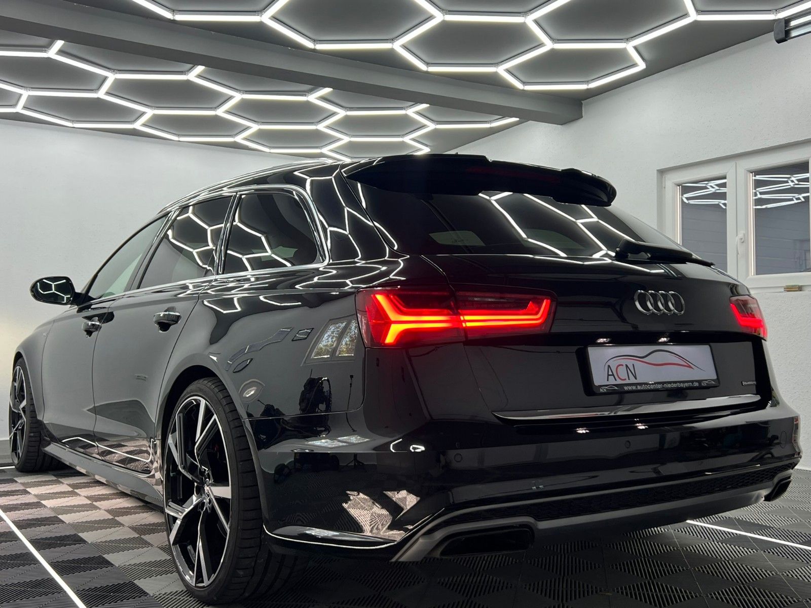 Fahrzeugabbildung Audi A6 Avant 3.0 TDI Quattro S-LINE Competition +