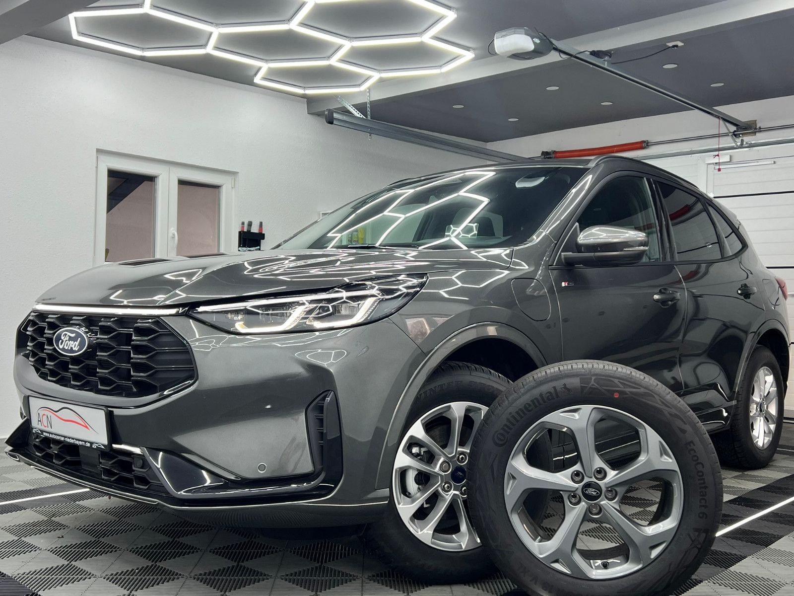 Fahrzeugabbildung Ford Kuga PlugIn Hybrid ST-LINE/MATRIX-LED/HuD/1.HAND