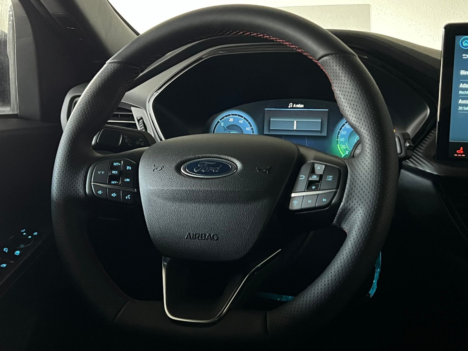 Fahrzeugabbildung Ford Kuga PlugIn Hybrid ST-LINE/MATRIX-LED/HuD/1.HAND