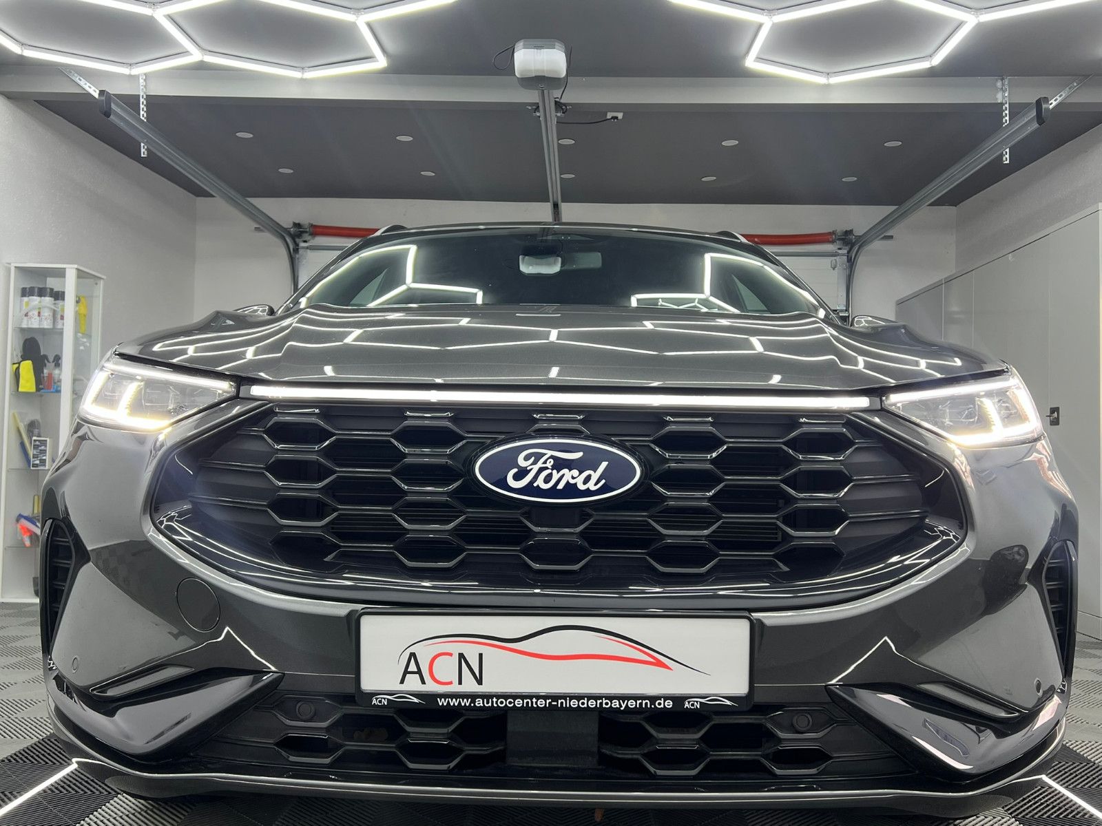 Fahrzeugabbildung Ford Kuga PlugIn Hybrid ST-LINE/MATRIX-LED/HuD/1.HAND