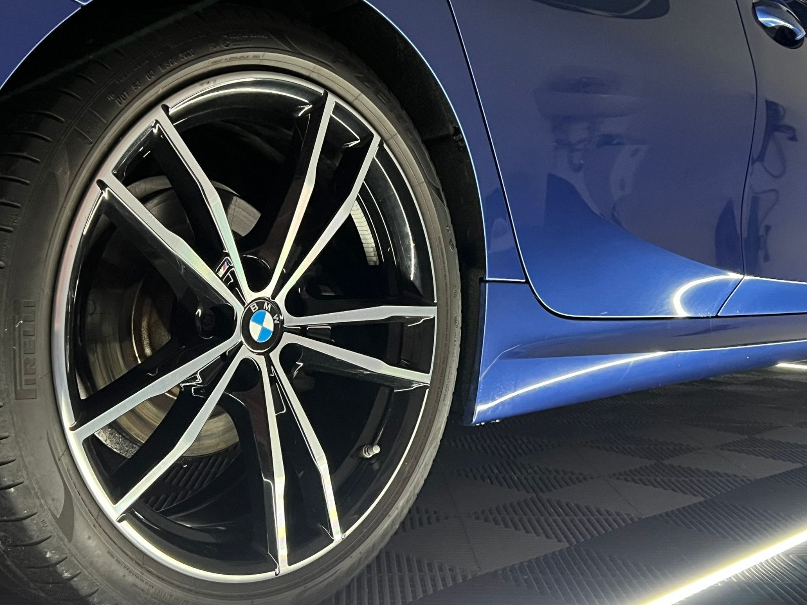 Fahrzeugabbildung BMW 320 d M SPORT/LED/DAB/PANO/ACC/19%/DE FZG