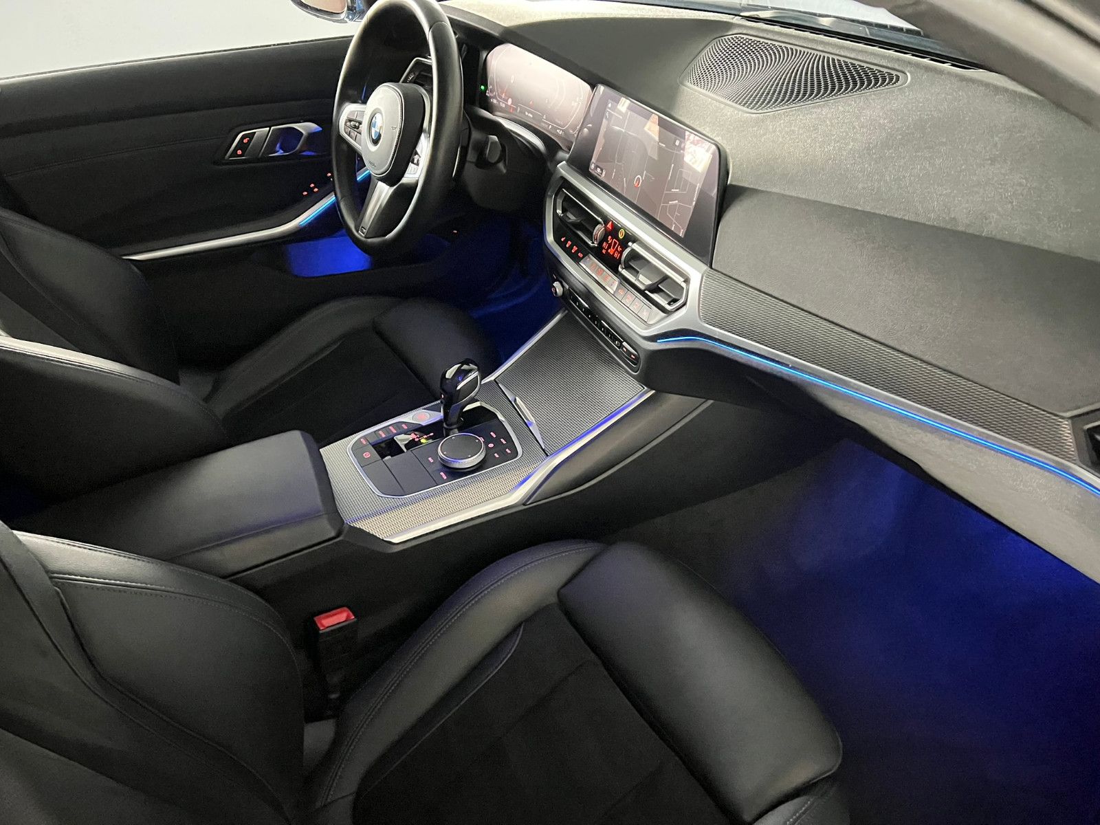 Fahrzeugabbildung BMW 320 d M SPORT/LED/DAB/PANO/ACC/19%/DE FZG