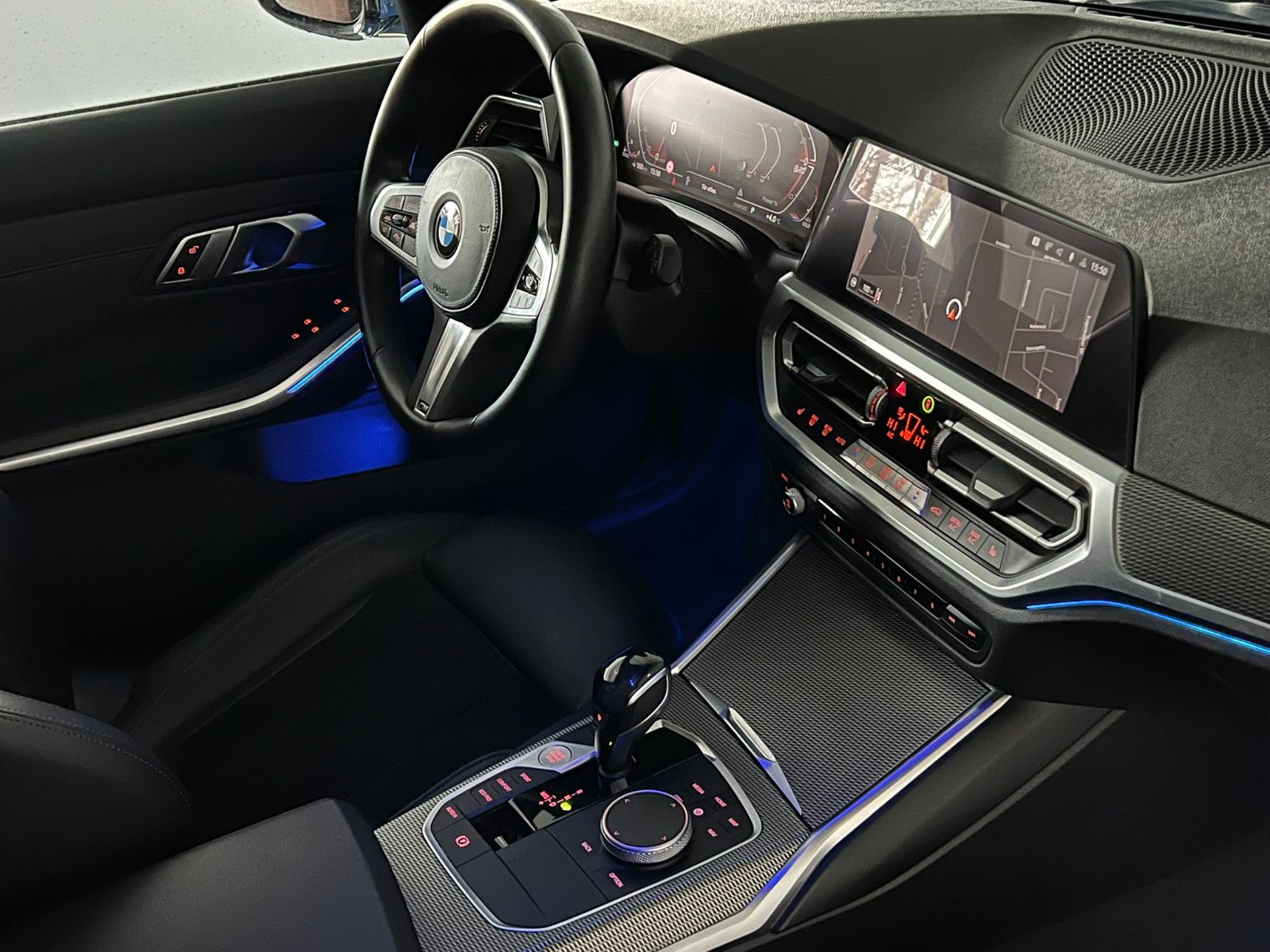 Fahrzeugabbildung BMW 320 d M SPORT/LED/DAB/PANO/ACC/19%/DE FZG