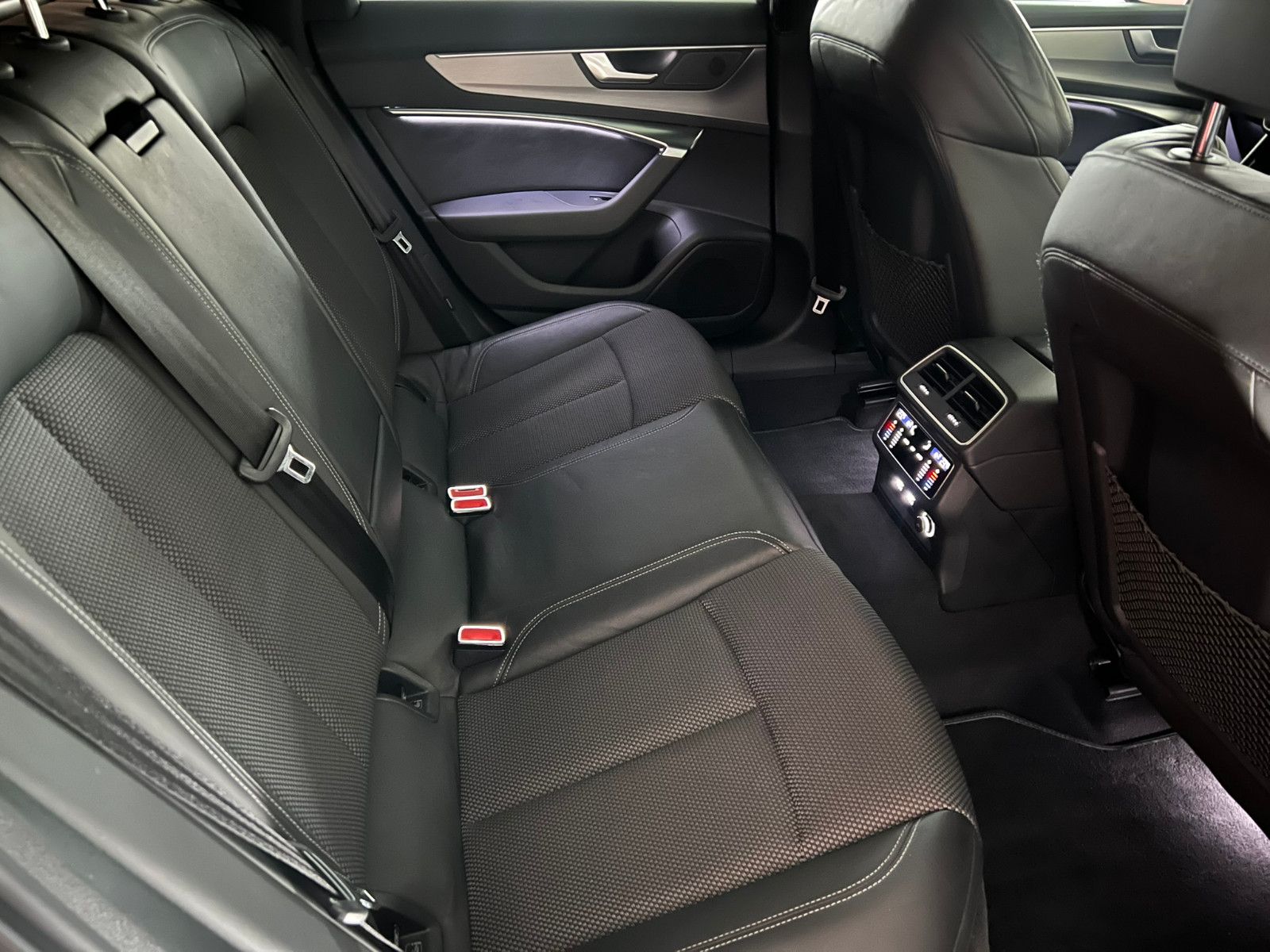 Fahrzeugabbildung Audi A6 Avant 50 TDI Quattro S-LINE SPORT/ACC/AHK/19%